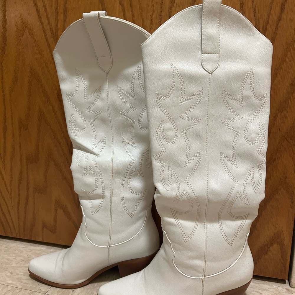 White Women's Western Knee-High Boots